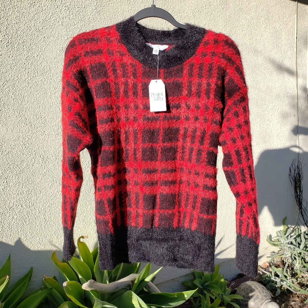 New Buffalo plaid red black sweater size small